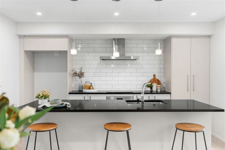 Photo of property in 17 Allied Road, Halswell, Christchurch, 8025