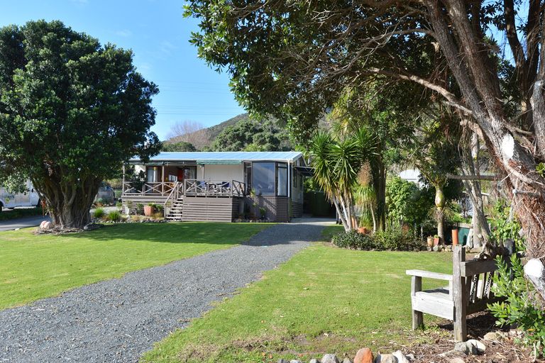 Photo of property in 65 Urquharts Bay Road, Whangarei Heads, Whangarei, 0174