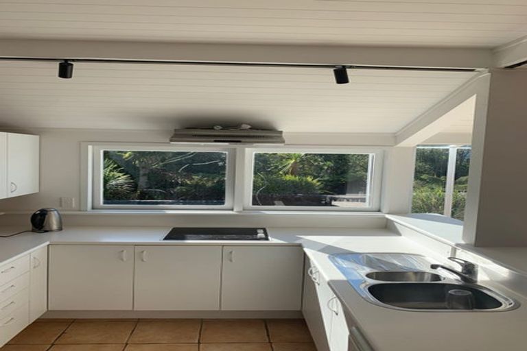 Photo of property in 94 Kowhai Road, Campbells Bay, Auckland, 0630