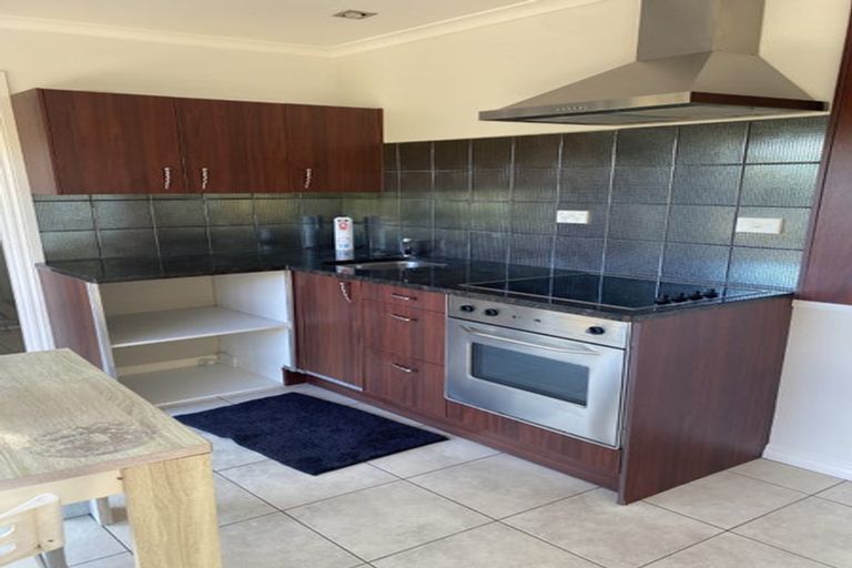 Photo of property in 8 Star Place, Cockle Bay, Auckland, 2014
