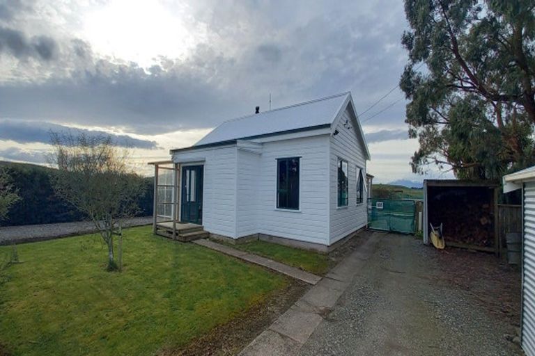 Photo of property in 2154 Ohai Clifden Highway, Eastern Bush, Otautau, 9682