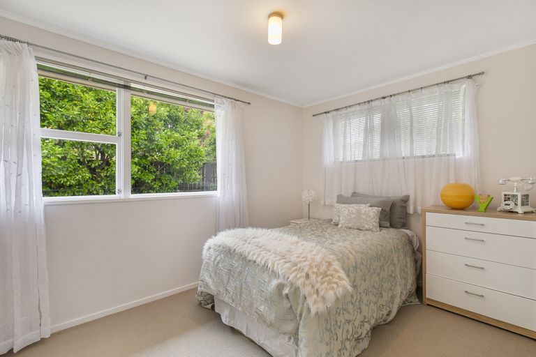 Photo of property in 8 Palawan Place, Torbay, Auckland, 0630