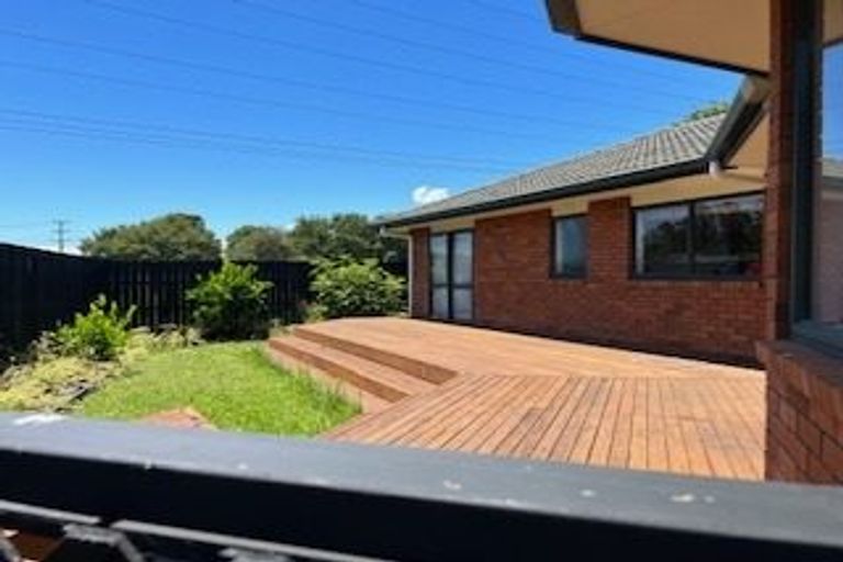 Photo of property in 20 Jade Court, Rosedale, Auckland, 0632