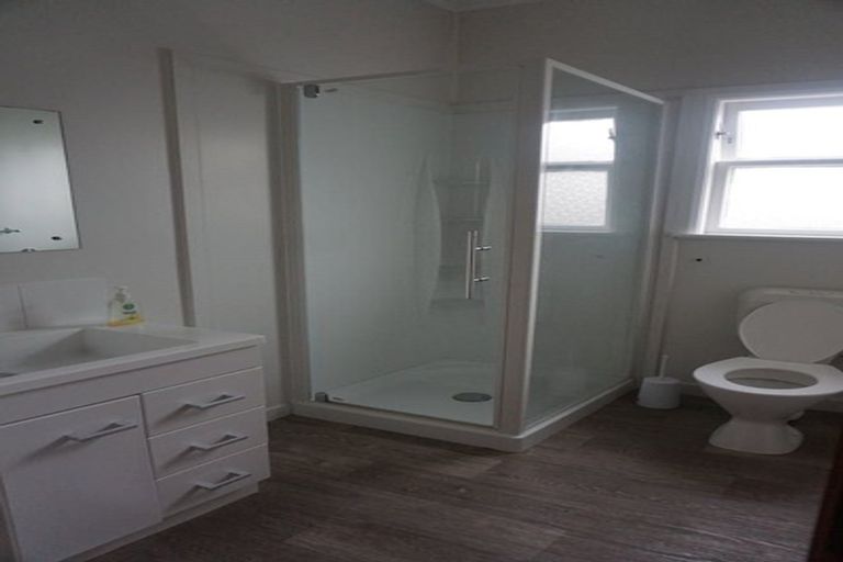 Photo of property in 28 Linton Street, Palmerston North, 4410