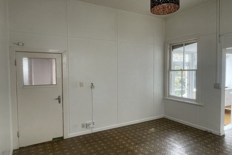 Photo of property in 19 Myrtle Crescent, Mount Cook, Wellington, 6021