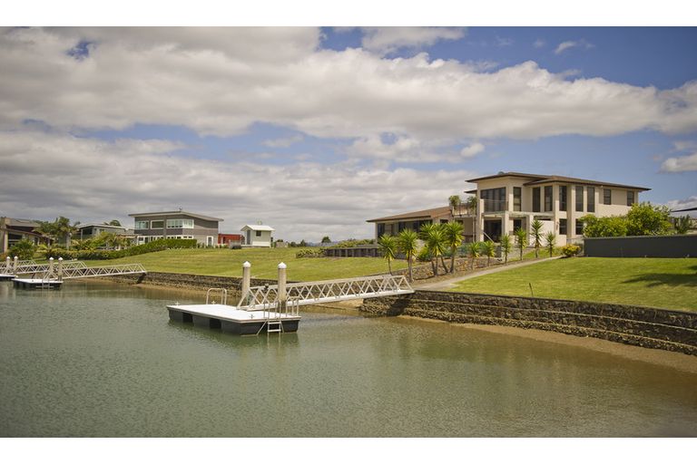 Photo of property in 10 Hei Esplanade, Whitianga, 3510