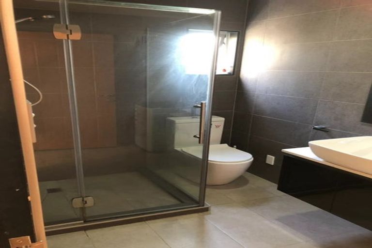 Photo of property in 208 Don Buck Road, Massey, Auckland, 0614