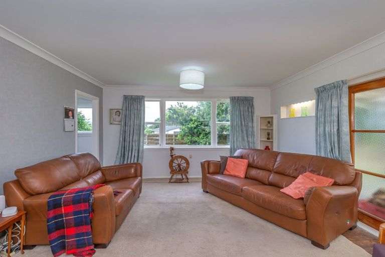 Photo of property in 12 Ryder Crescent, Levin, 5510