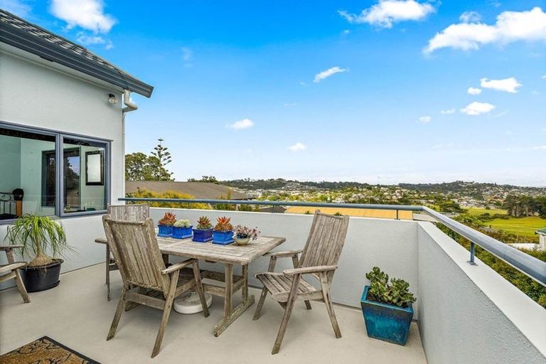 Photo of property in 62 Stanmore Bay Road, Stanmore Bay, Whangaparaoa, 0932
