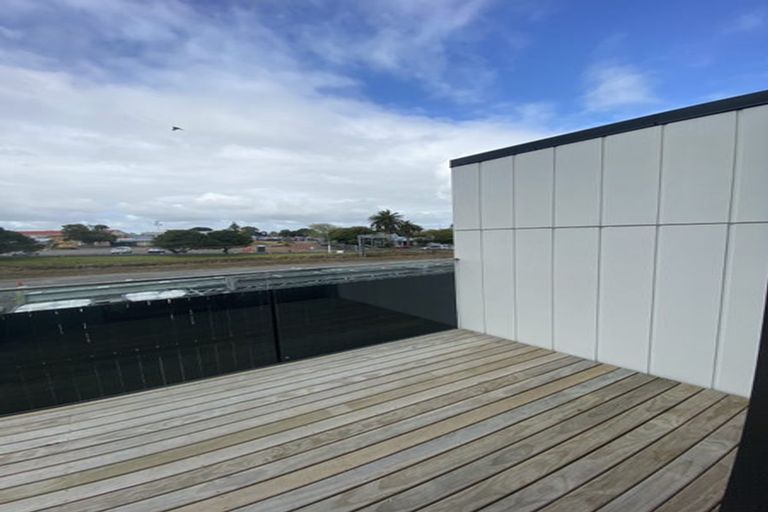 Photo of property in 21 Pukakaho Lane, Papatoetoe, Auckland, 2025