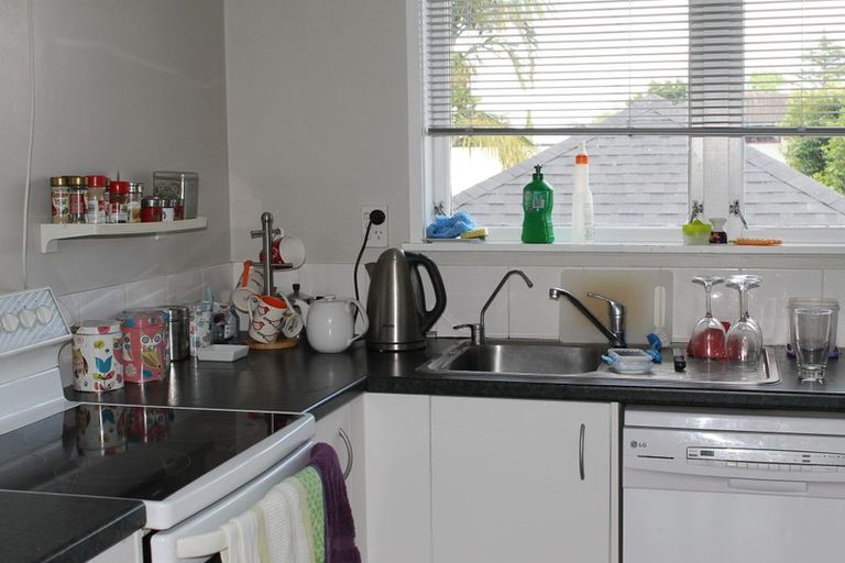 Photo of property in 3/155 Shakespeare Road, Milford, Auckland, 0620