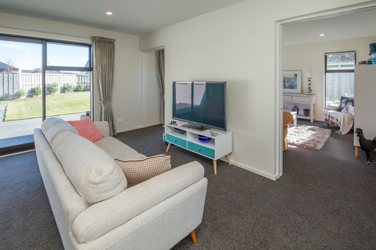 Photo of property in 12b Watkins Drive, Rangiora, 7400