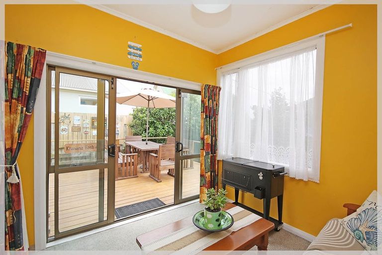 Photo of property in 26 Hall Place, Foxton Beach, Foxton, 4815