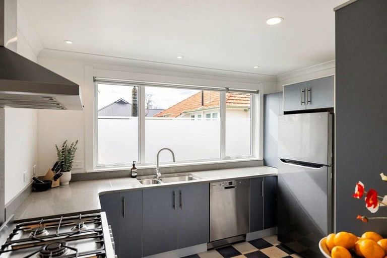 Photo of property in 16 Robinson Street, Cambridge, 3434