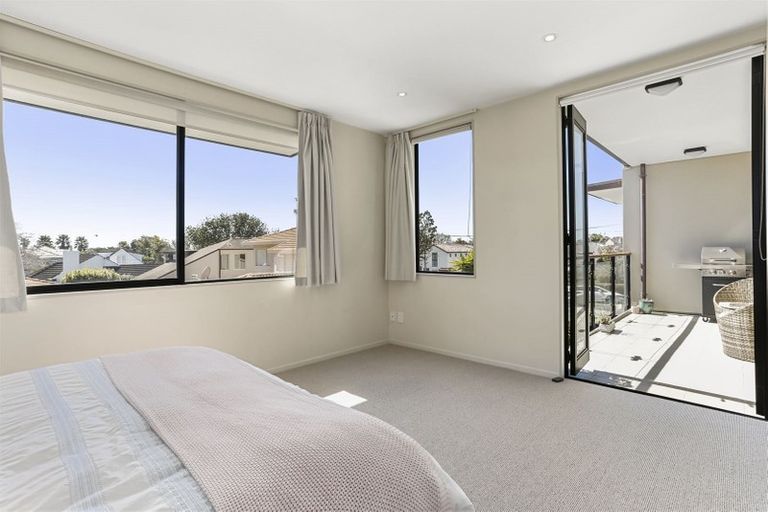 Photo of property in 7/2a Frieston Road, Milford, Auckland, 0620