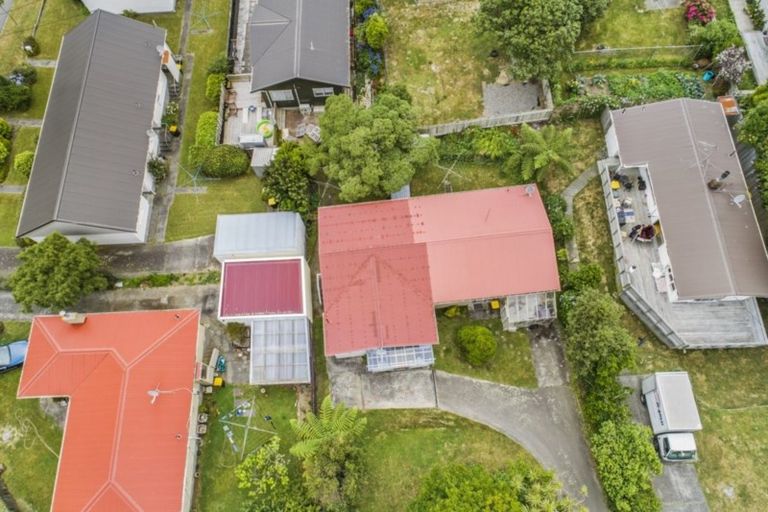 Photo of property in 11b Thurleigh Grove, Karori, Wellington, 6012