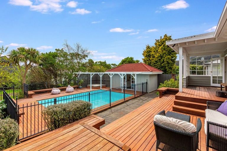 Photo of property in 396 Muritai Road, Eastbourne, Lower Hutt, 5013