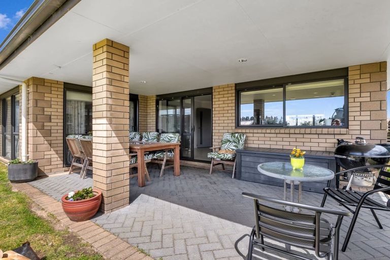Photo of property in 15 Carroll Place, Owhata, Rotorua, 3010
