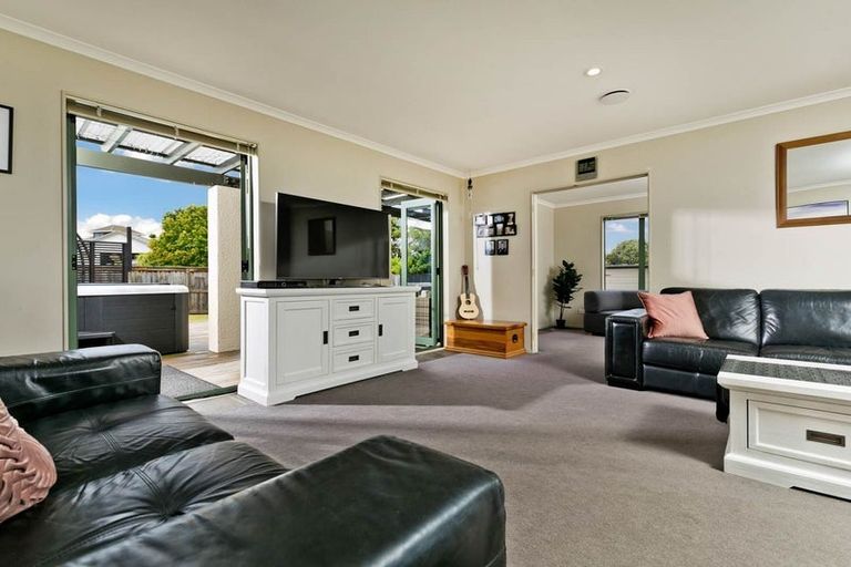 Photo of property in 61 Clea View, Gulf Harbour, Whangaparaoa, 0930