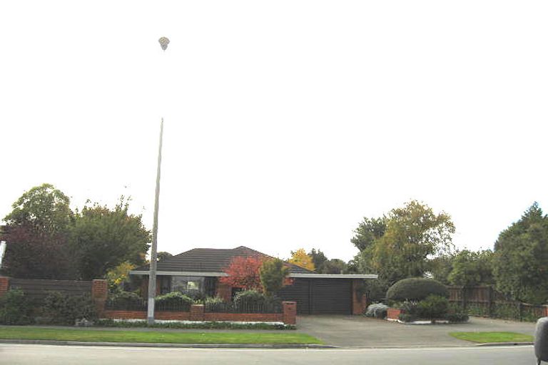 Photo of property in 2/84 Memorial Avenue, Ilam, Christchurch, 8053