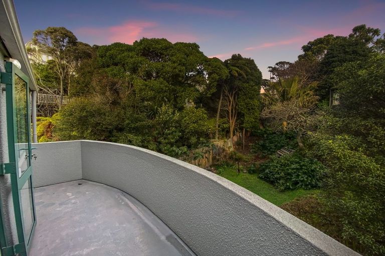 Photo of property in 7 Oak Grove, Mount Cook, Wellington, 6011