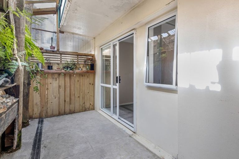 Photo of property in Avon Apartments, 3/313 The Terrace, Te Aro, Wellington, 6011