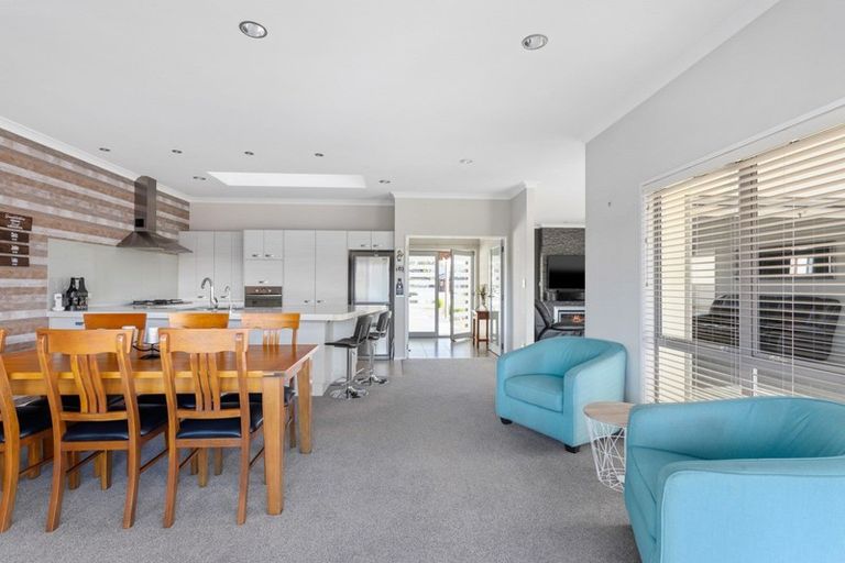 Photo of property in 81 Oriental Parade, Papamoa Beach, Papamoa, 3118