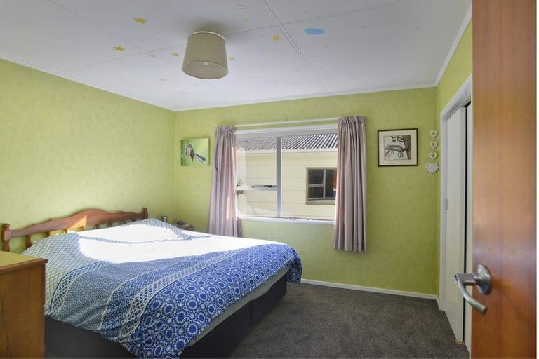 Photo of property in 20 Hornsby Street, Carterton, 5713