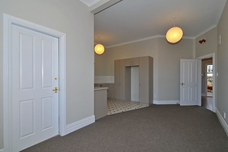 Photo of property in 4/112 Austin Street, Mount Victoria, Wellington, 6011