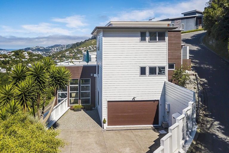 Photo of property in 11 Captain Edward Daniell Drive, Ngaio, Wellington, 6035