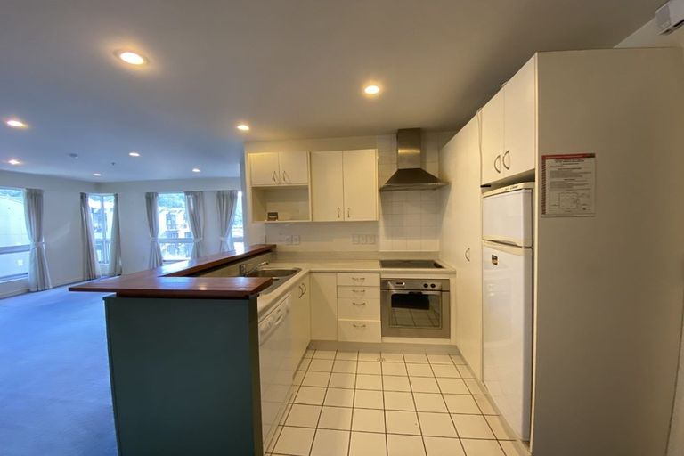 Photo of property in Terrace Heights Apartments, 9b/163 The Terrace, Wellington Central, Wellington, 6011