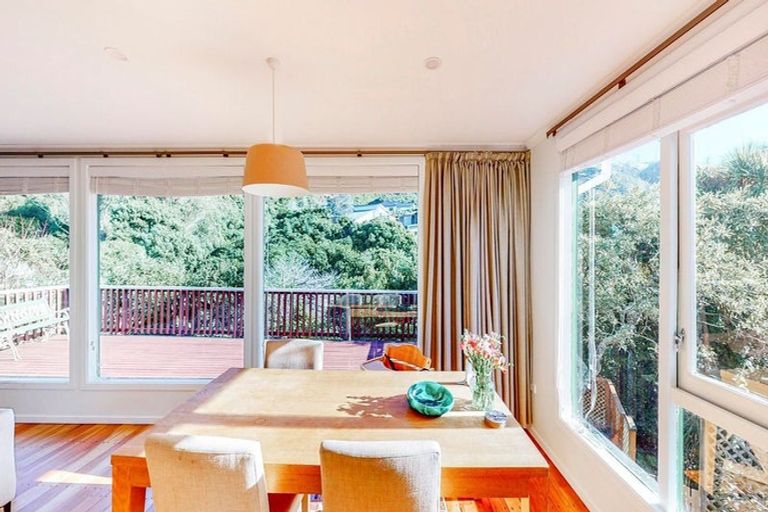 Photo of property in 26 Doris Gordon Crescent, Crofton Downs, Wellington, 6035