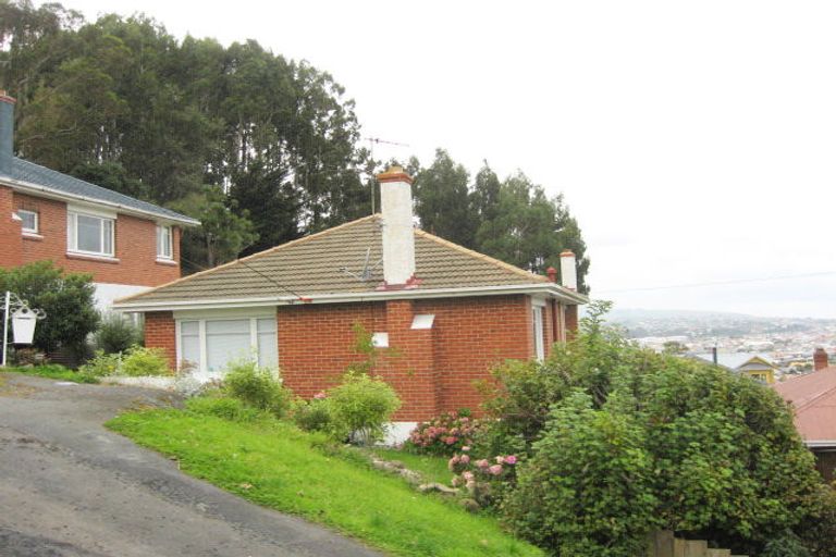 Photo of property in 24 Shortland Street, Caversham, Dunedin, 9011