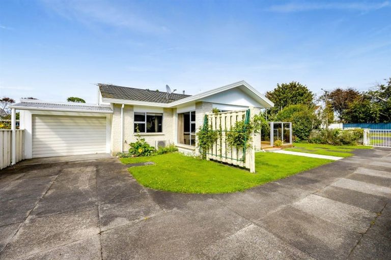 Photo of property in 18 George Street, Hawera, 4610