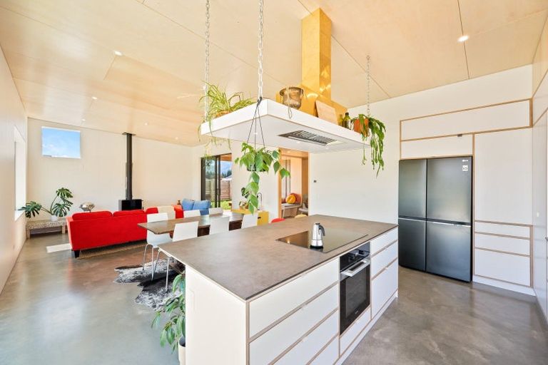 Photo of property in 6 Pounamu Avenue, Albert Town, Wanaka, 9305