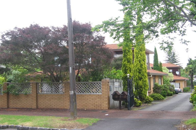 Property details for 2/24 Bracken Avenue, Epsom, Auckland, 1023