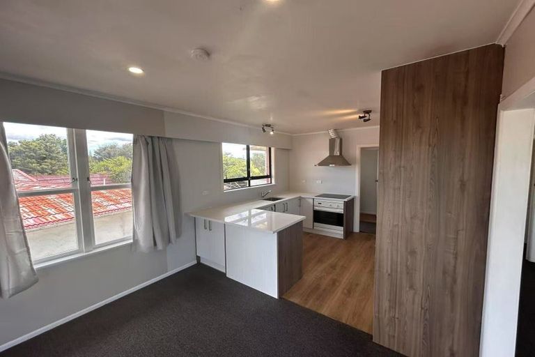 Photo of property in 33 School Road, Te Atatu South, Auckland, 0610