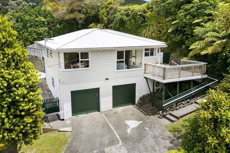Photo of property in 12 Pembroke Street, Tawa, Wellington, 5028
