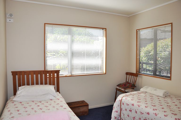 Photo of property in 2 Lax Crescent, Leigh, 0985