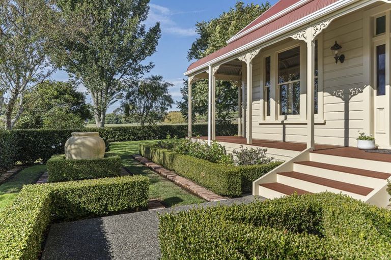 Photo of property in 137 Egmont Road, Hillsborough, New Plymouth, 4372