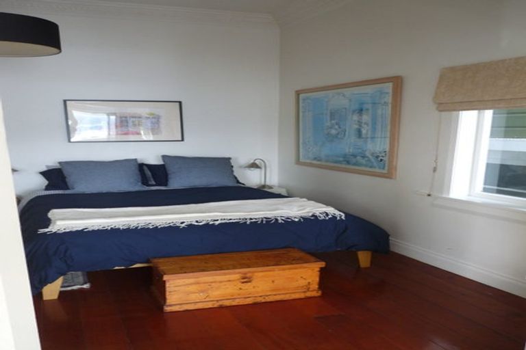 Photo of property in 68 Hawker Street, Mount Victoria, Wellington, 6011