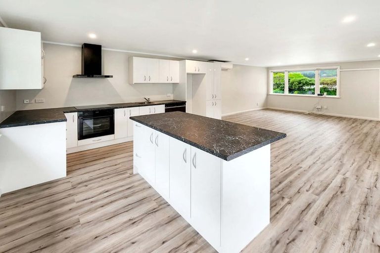 Photo of property in 179 Wellington Road, Wainuiomata, Lower Hutt, 5014