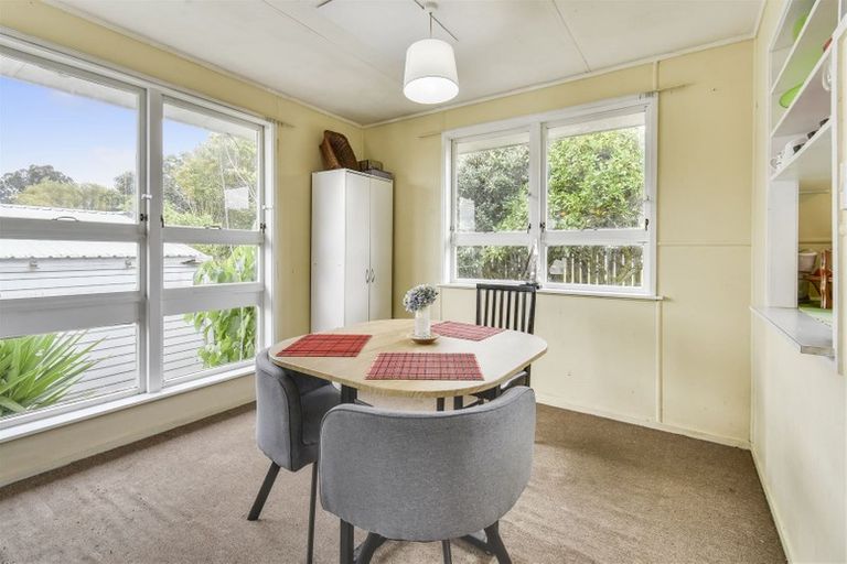 Photo of property in 2 Dulcie Place, Red Hill, Papakura, 2110