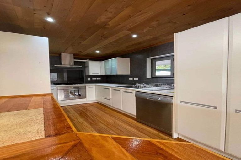 Photo of property in 11 Scarlock Avenue, Browns Bay, Auckland, 0630