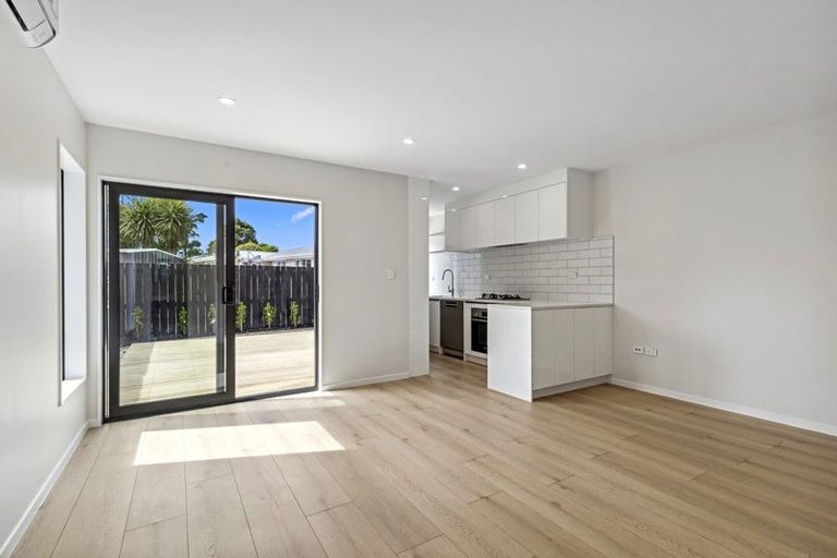Photo of property in 647c Te Atatu Road, Te Atatu Peninsula, Auckland, 0610