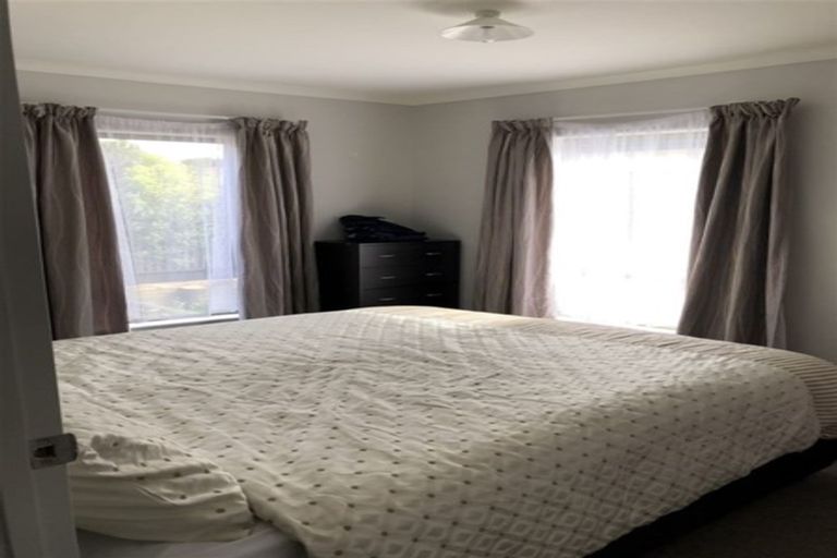 Photo of property in 22 Taiaapure Street, Weymouth, Auckland, 2103