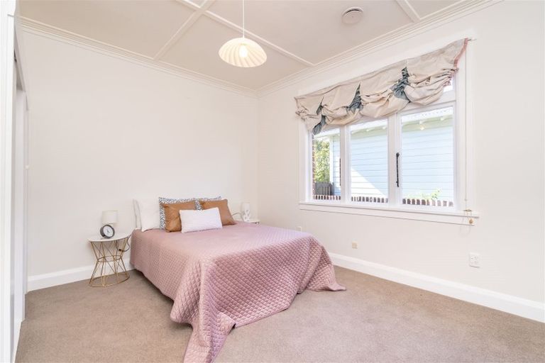 Photo of property in 62 Royal Crescent, Saint Kilda, Dunedin, 9012