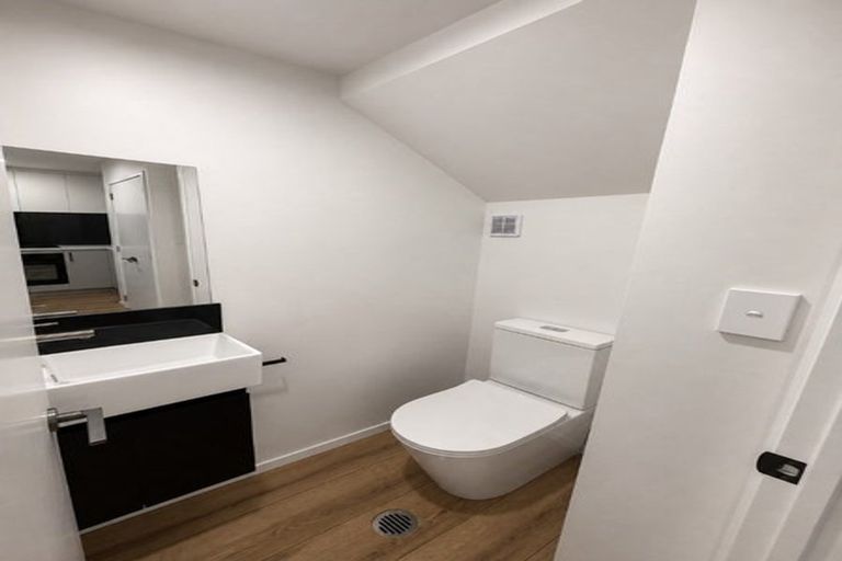 Photo of property in 14/30 John Jennings Drive, Oteha, Auckland, 0632