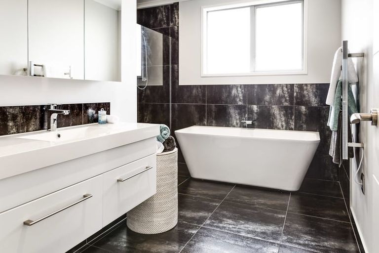 Photo of property in 7 Paapaka Way, Waiuku, 2123