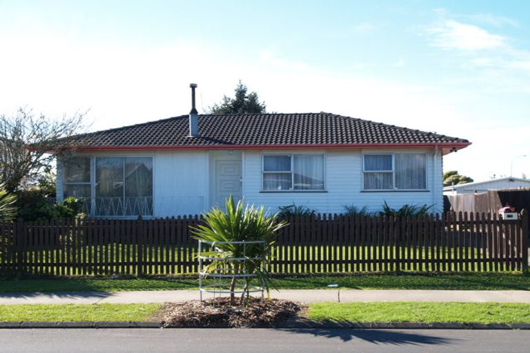 Photo of property in 76 Hokianga Street, Mangere East, Auckland, 2024